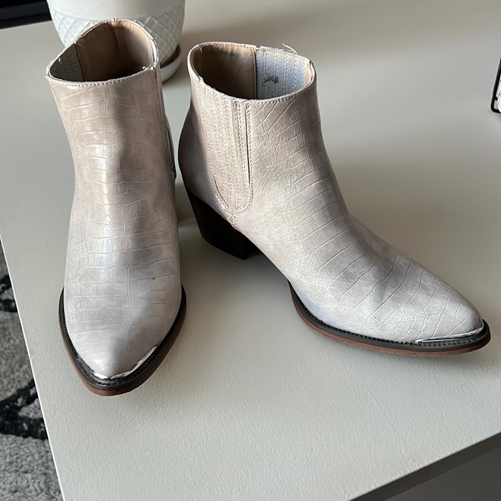 ARider Dolly Crocodile Print Ankle